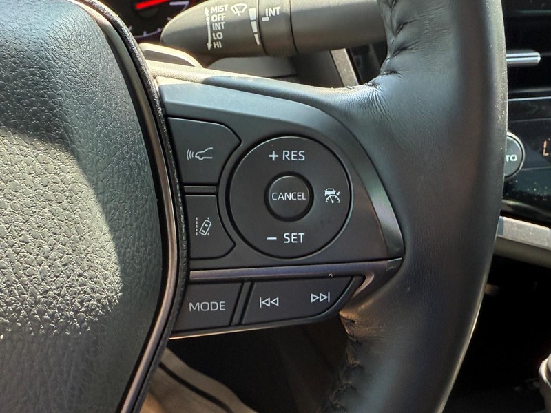 Toyota Camry Vehicle Image 18