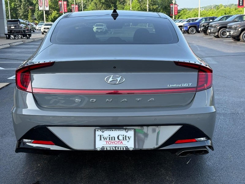 Hyundai Sonata Vehicle Image 5