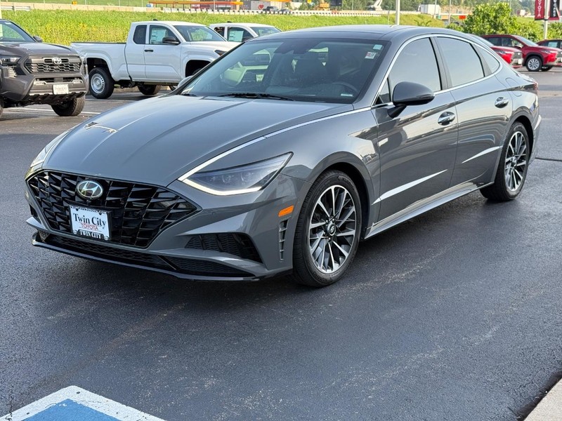 Hyundai Sonata Vehicle Image 9