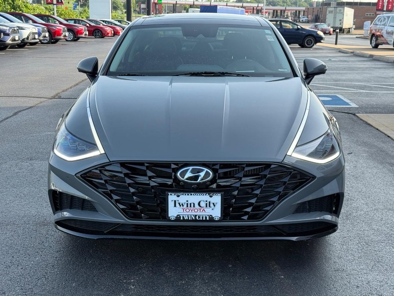 Hyundai Sonata Vehicle Image 10