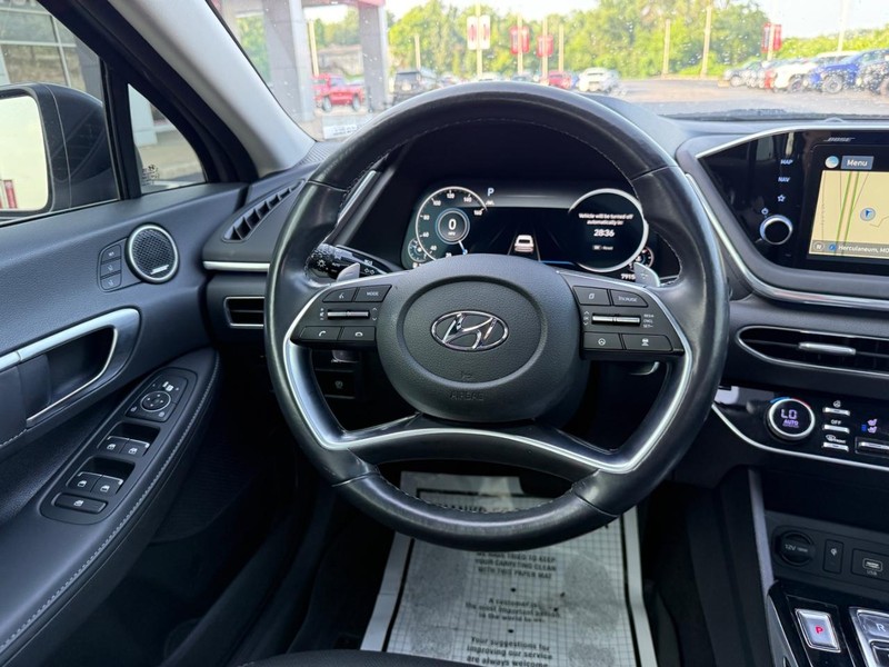 Hyundai Sonata Vehicle Image 13