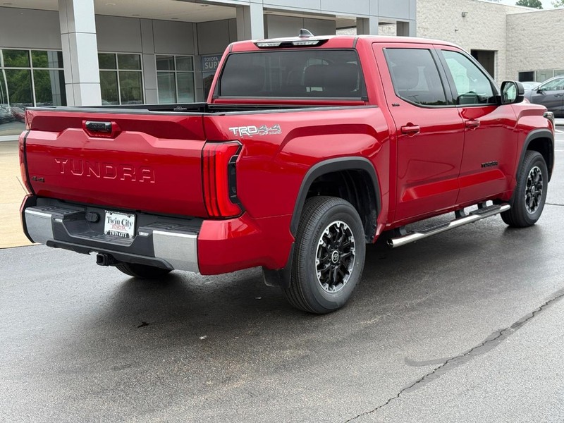 Toyota Tundra 4WD Vehicle Image 3
