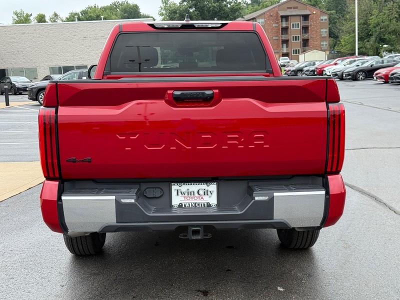 Toyota Tundra 4WD Vehicle Image 5