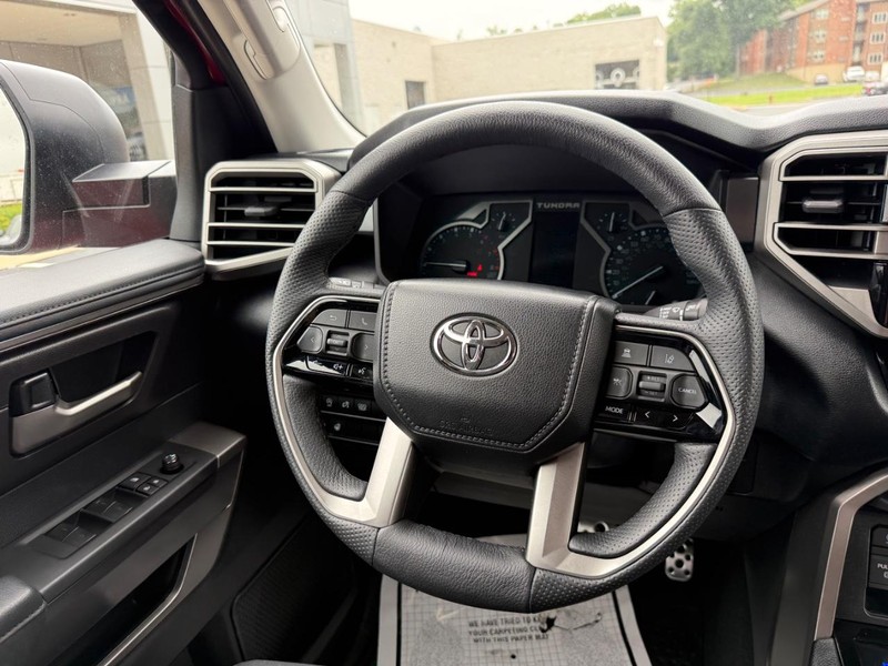 Toyota Tundra 4WD Vehicle Image 13