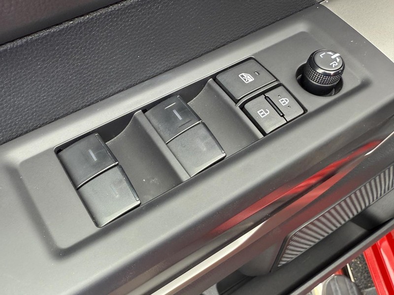 Toyota Tundra 4WD Vehicle Image 15