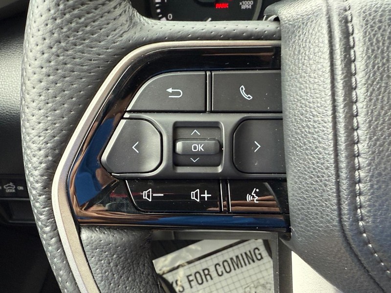 Toyota Tundra 4WD Vehicle Image 17