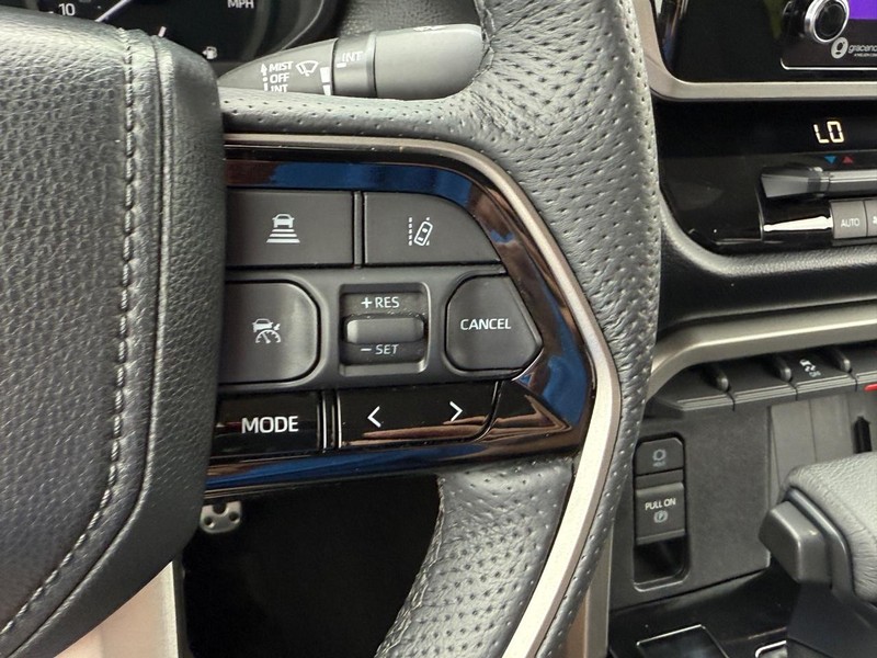 Toyota Tundra 4WD Vehicle Image 18