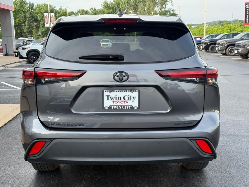 Toyota Highlander Vehicle Image 5