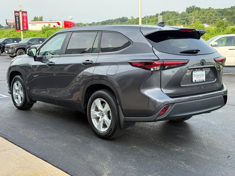 Toyota Highlander Vehicle Image 7