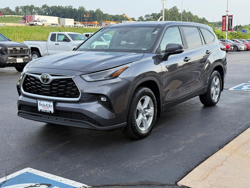 Toyota Highlander Vehicle Image 9
