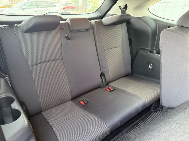 Toyota Highlander Vehicle Image 11