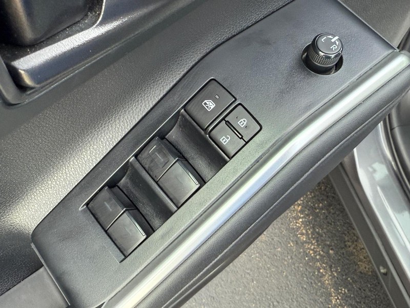 Toyota Highlander Vehicle Image 16