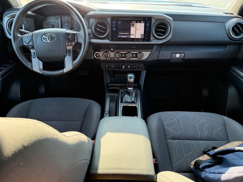 Toyota Tacoma 4WD Vehicle Image 12
