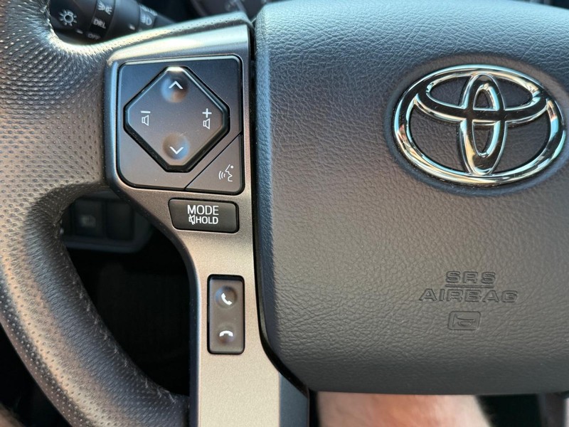 Toyota Tacoma 4WD Vehicle Image 17