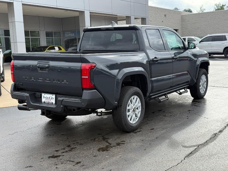 Toyota Tacoma 4WD Vehicle Image 3