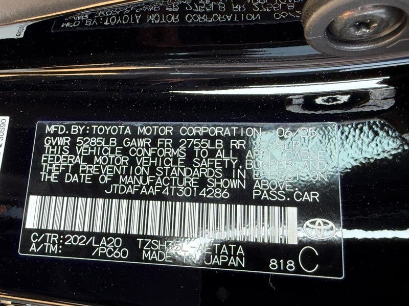 Toyota Crown Vehicle Image 18