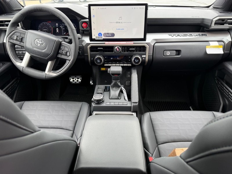 Toyota Tacoma 4WD Vehicle Image 7