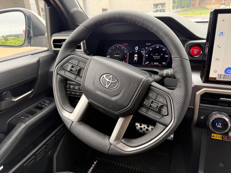 Toyota Tacoma 4WD Vehicle Image 8