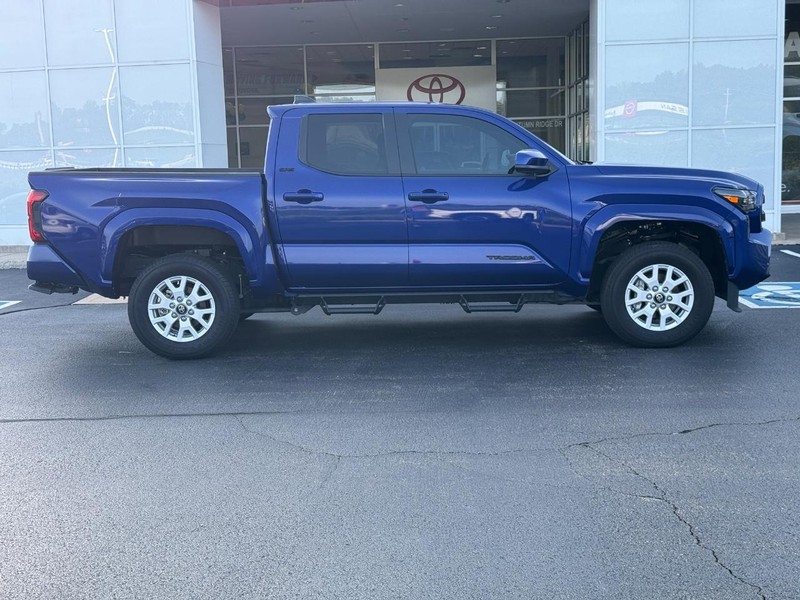 Toyota Tacoma 2WD Vehicle Image 2