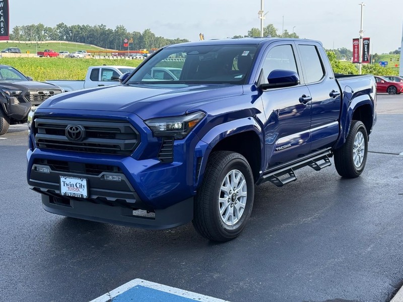 Toyota Tacoma 2WD Vehicle Image 9