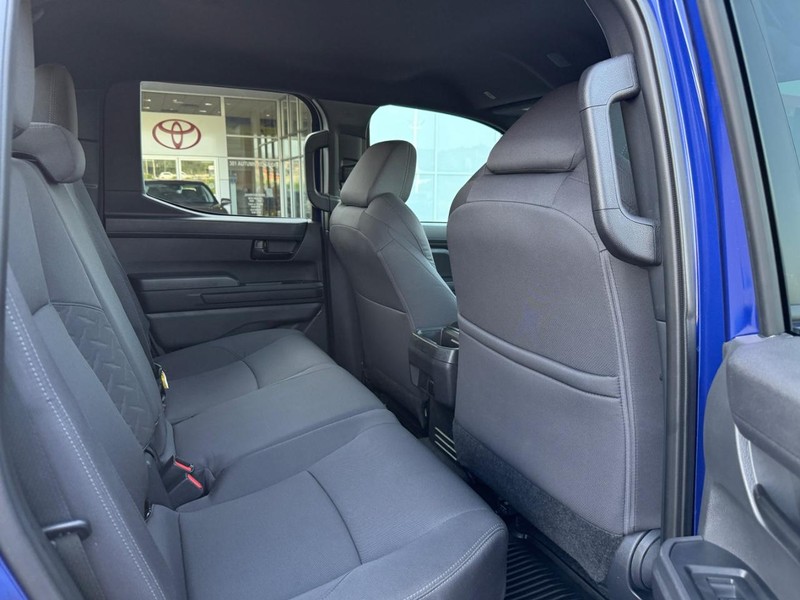 Toyota Tacoma 2WD Vehicle Image 11