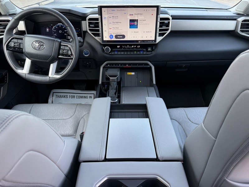 Toyota Sequoia Vehicle Image 14
