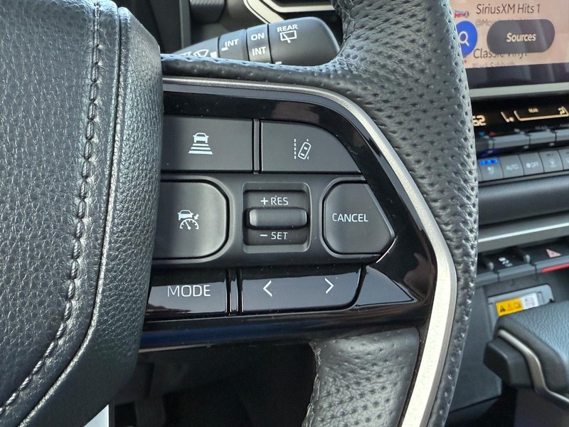 Toyota Sequoia Vehicle Image 22