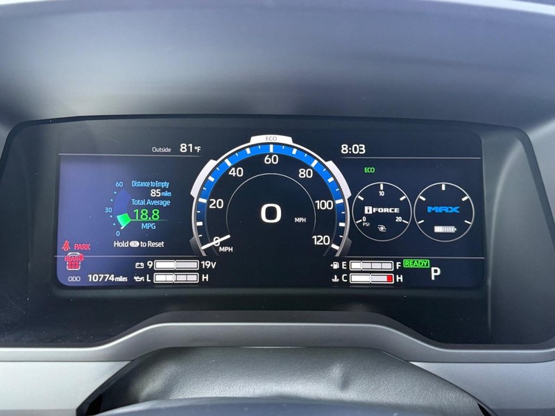 Toyota Sequoia Vehicle Image 23