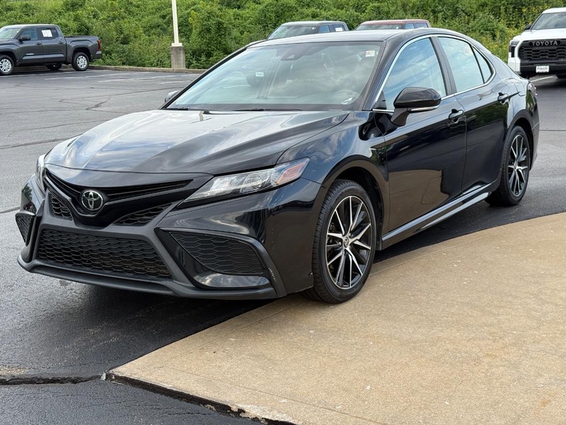 Toyota Camry Vehicle Image 9