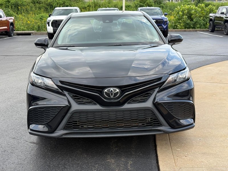 Toyota Camry Vehicle Image 10