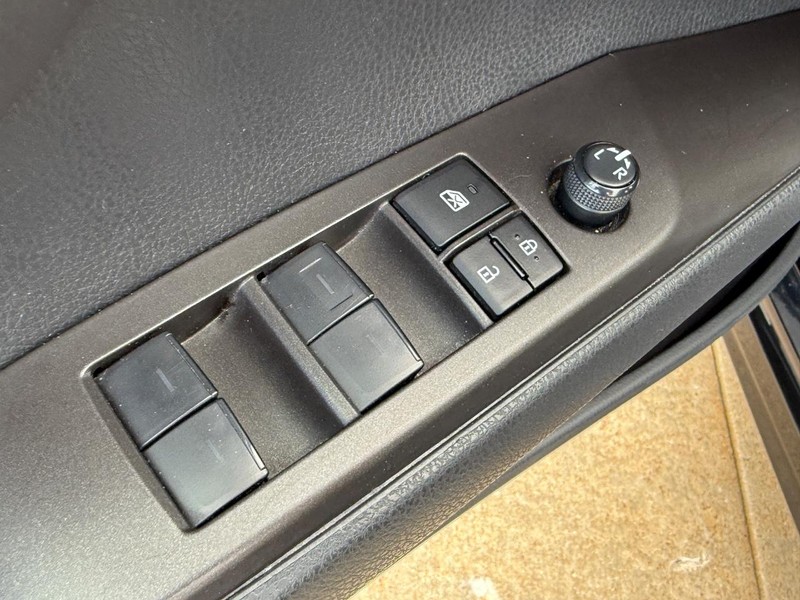 Toyota Camry Vehicle Image 15