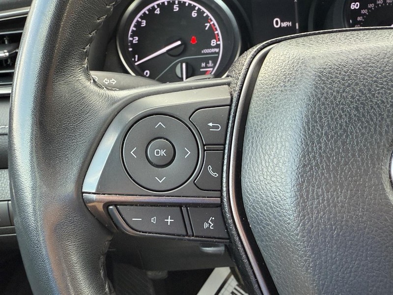 Toyota Camry Vehicle Image 17