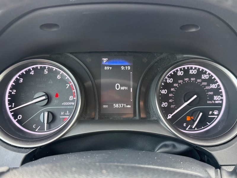 Toyota Camry Vehicle Image 19