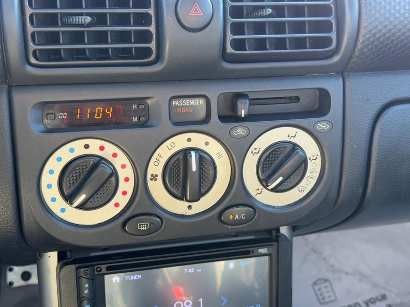 Toyota MR2 Spyder Vehicle Image 14