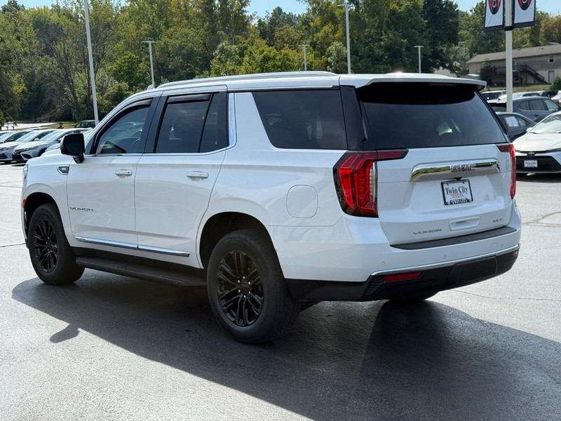 GMC Yukon Vehicle Image 7
