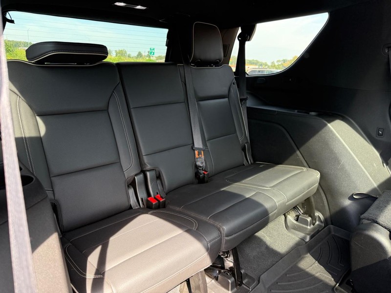 GMC Yukon Vehicle Image 11