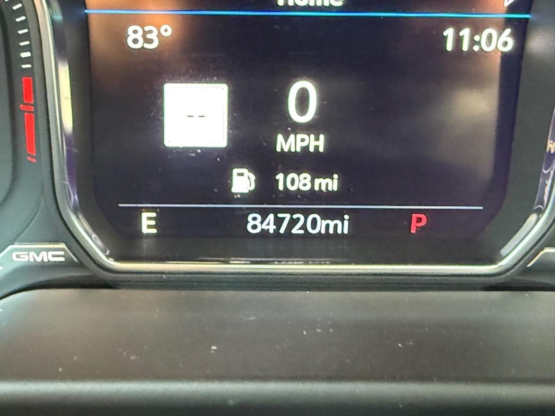 GMC Yukon Vehicle Image 24