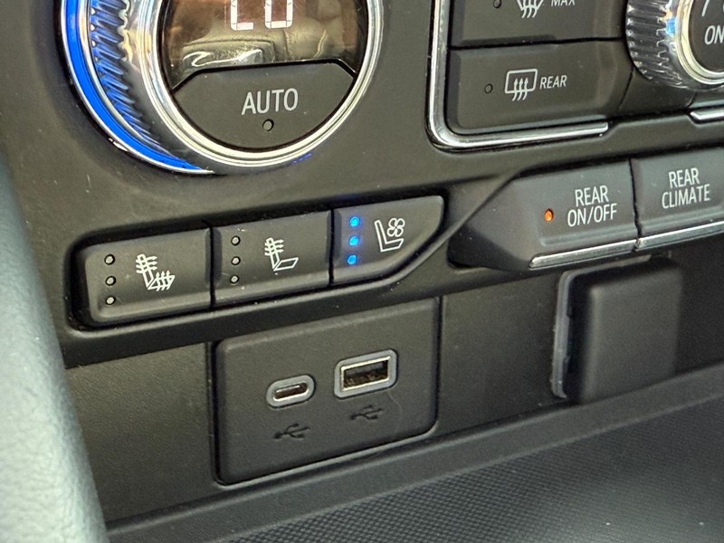GMC Yukon Vehicle Image 26