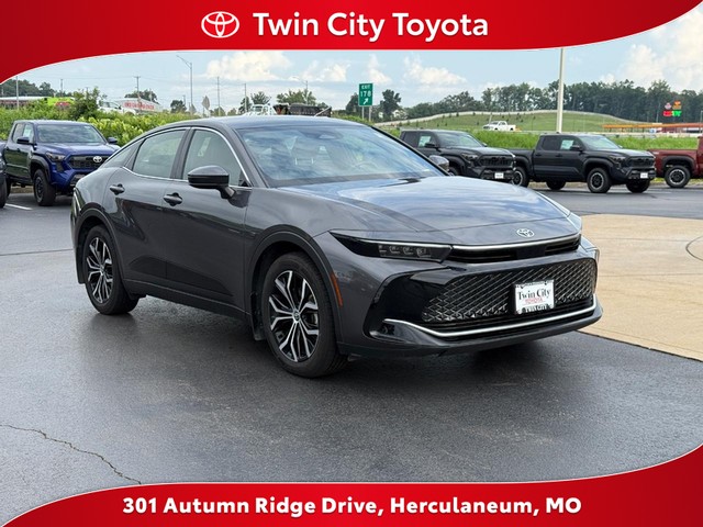 2023 Toyota Crown Limited's photo