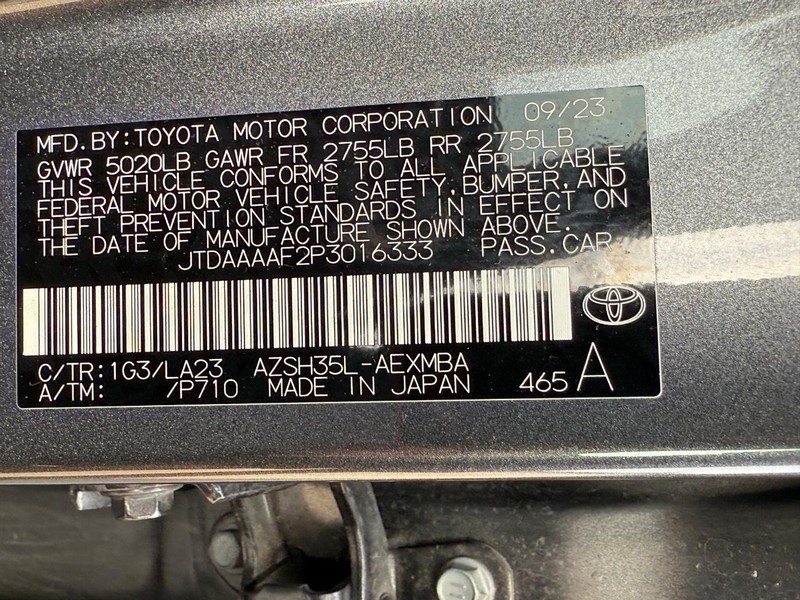 Toyota Crown Vehicle Image 24