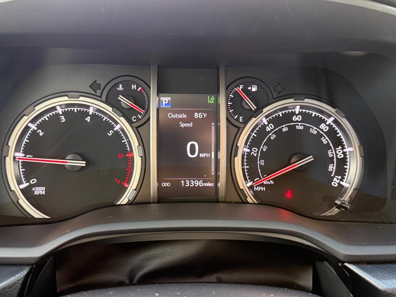 Toyota 4Runner Vehicle Image 20