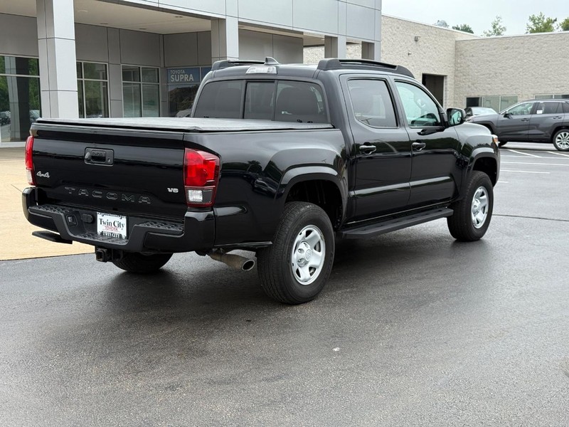 Toyota Tacoma 4WD Vehicle Image 3