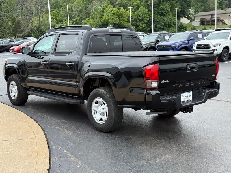 Toyota Tacoma 4WD Vehicle Image 7