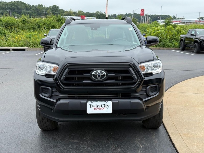 Toyota Tacoma 4WD Vehicle Image 10