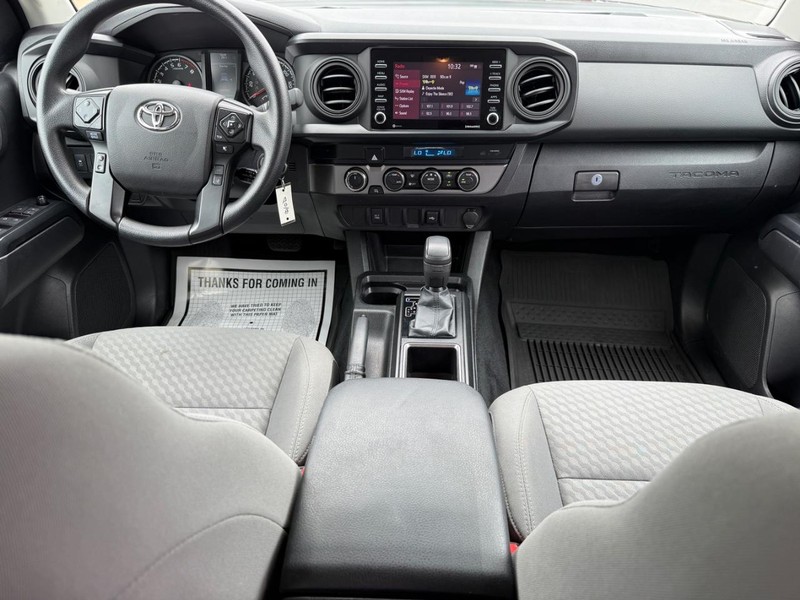 Toyota Tacoma 4WD Vehicle Image 12