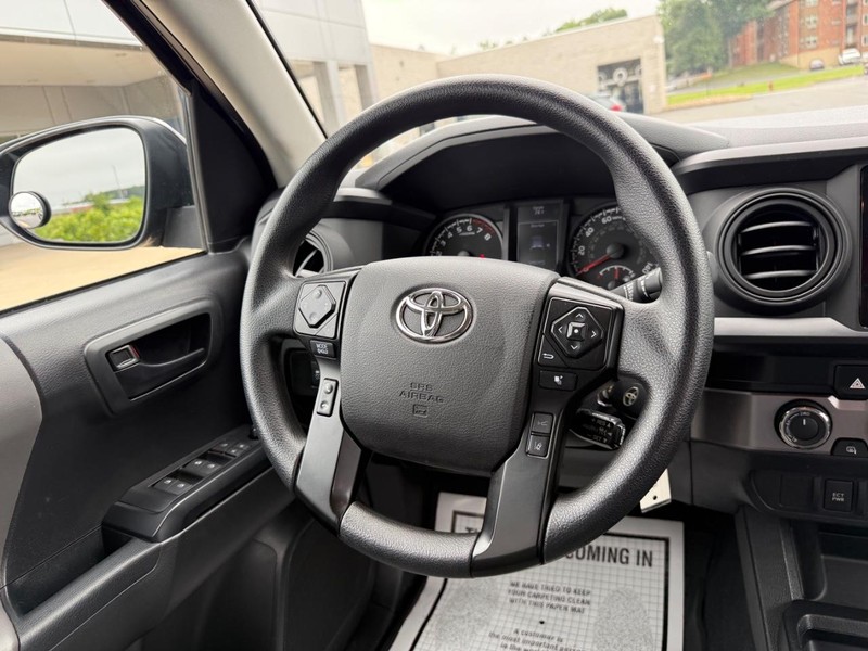 Toyota Tacoma 4WD Vehicle Image 13