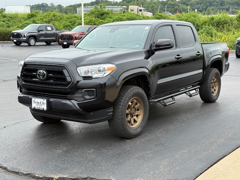 Toyota Tacoma 4WD Vehicle Image 9