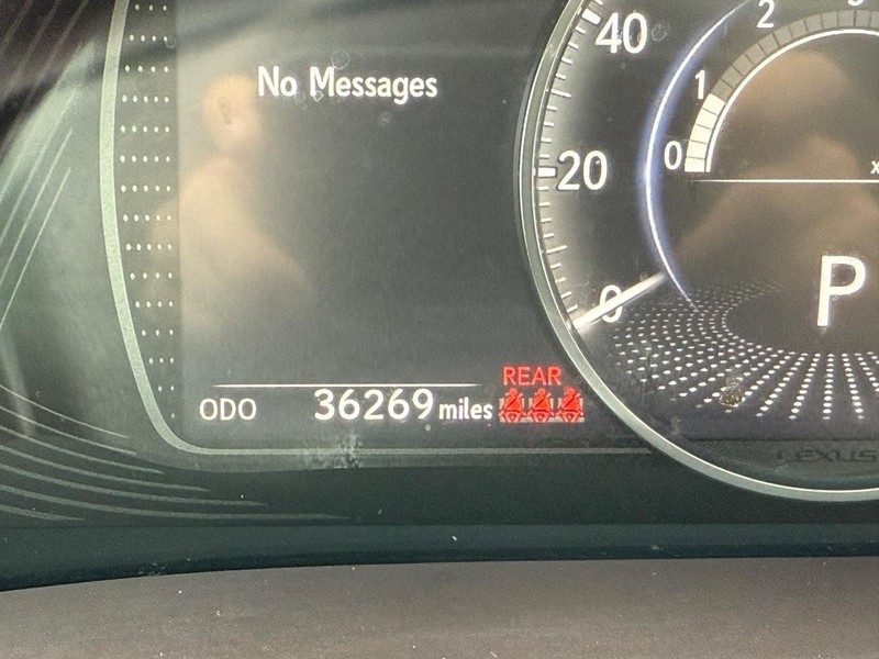 Lexus ES Vehicle Image 19