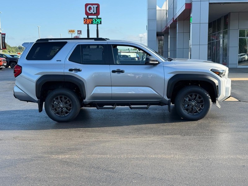 Toyota 4Runner Vehicle Image 2