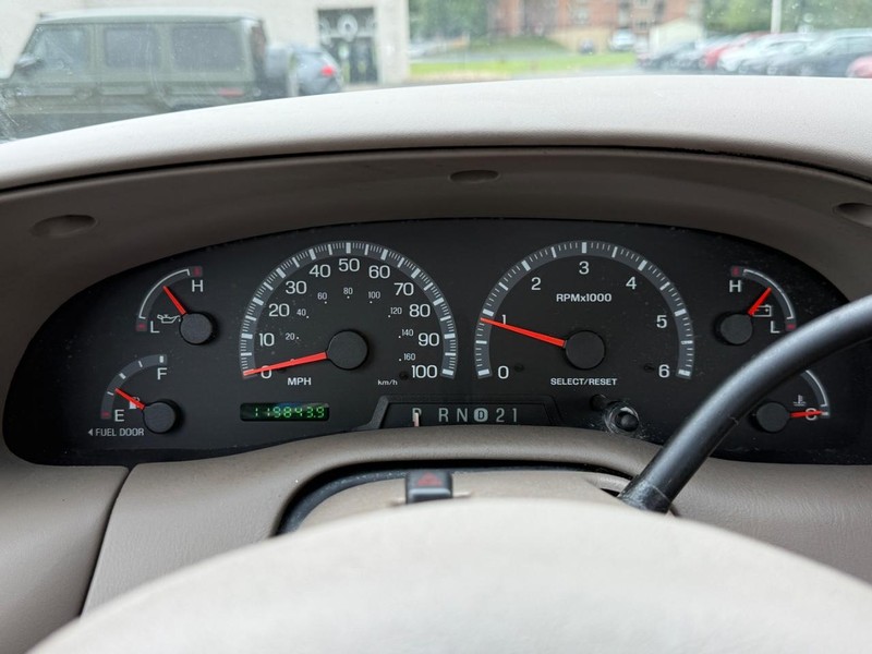Ford F-150 Vehicle Image 17